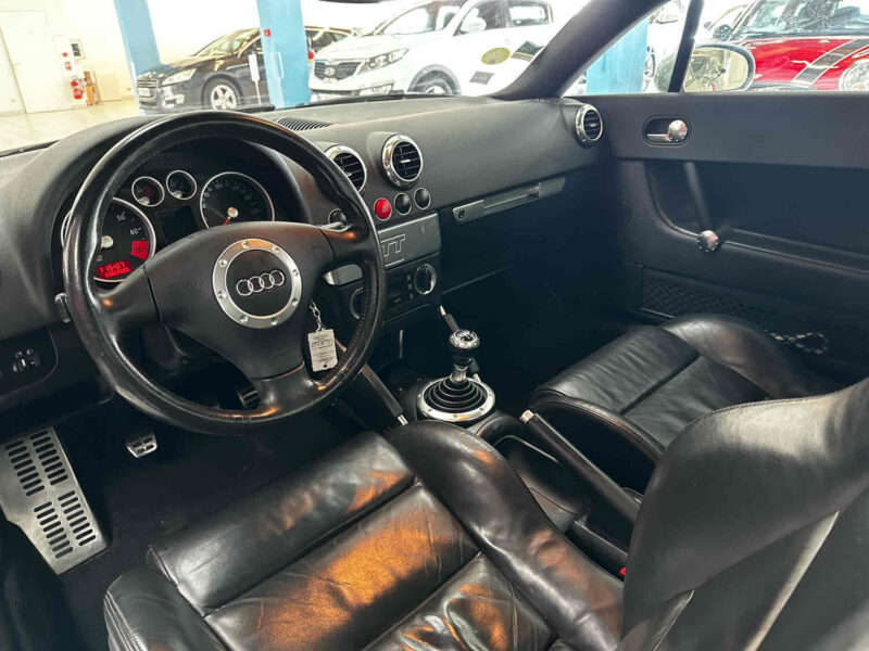 AUDI TT 1.8T 163ch Design Edition