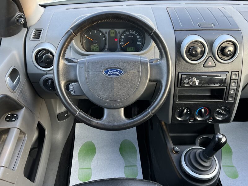 FORD FUSION 1.4 TDCI 70 Cv BOITE AUTOMATIQUE 74 100 KMS INTERIEUR CUIR 5 PORTES - Garantie 6 Mois