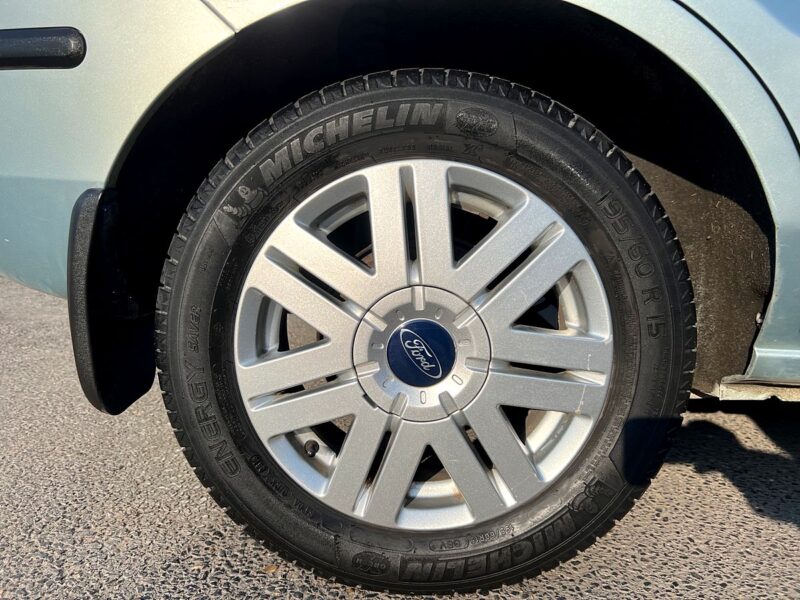 FORD FUSION 1.4 TDCI 70 Cv BOITE AUTOMATIQUE 74 100 KMS INTERIEUR CUIR 5 PORTES - Garantie 6 Mois