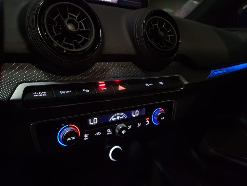 AUDI Q2 2.0 TFSi QUATTRO 190cv S-LINE 1er MAIN FRANCAIS SUR-EQUIPEE