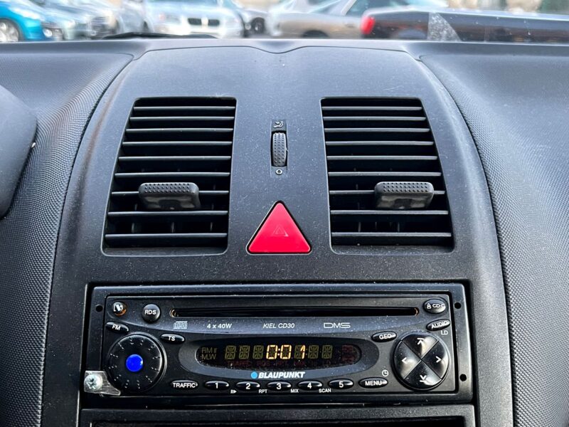 VOLKSWAGEN POLO IIII PHASE 2 1.4 60 Cv 5 PORTES - Garantie1an