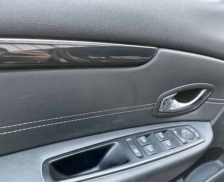 RENAULT SCÉNIC III 2014