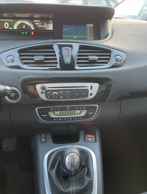 RENAULT SCÉNIC III 2014