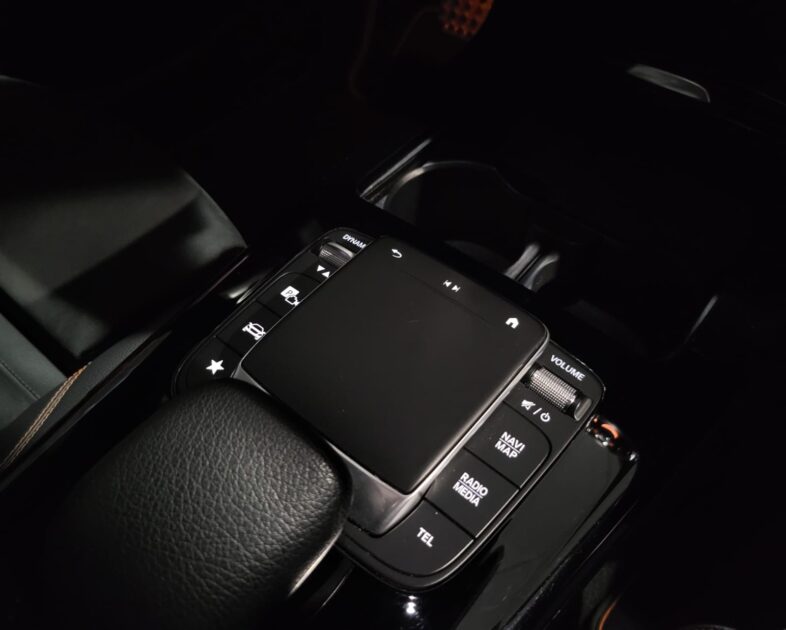 MERCEDES CLASSE CLA II 220d EDITION 1 ORANGE ART EDITION 190cv AMG LINE