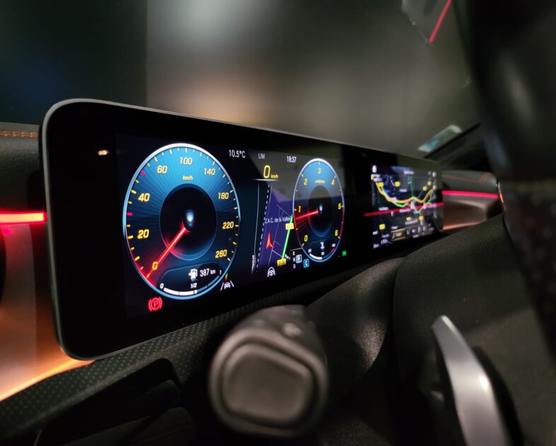 MERCEDES CLASSE CLA II 220d EDITION 1 ORANGE ART EDITION 190cv AMG LINE