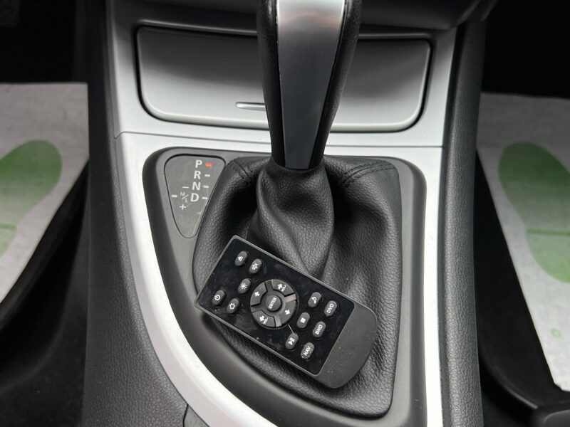 BMW SERIE 1 E87 PHASE 2 LCI 120D 2.0 177 Cv BOITE AUTO TOIT OUVRANT GPS 5 PORTES - Garantie1an