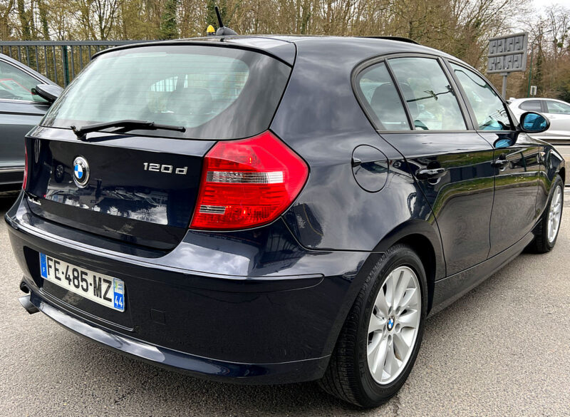 BMW SERIE 1 E87 PHASE 2 LCI 120D 2.0 177 Cv BOITE AUTO TOIT OUVRANT GPS 5 PORTES - Garantie1an