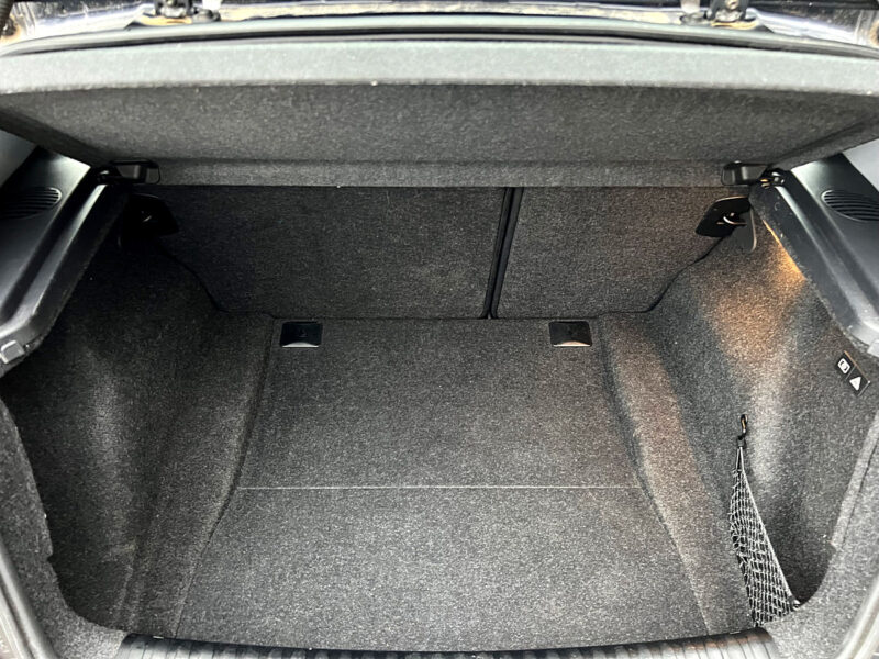 BMW SERIE 1 E87 PHASE 2 LCI 120D 2.0 177 Cv BOITE AUTO TOIT OUVRANT GPS 5 PORTES - Garantie1an