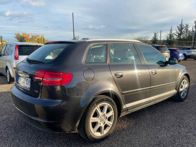 AUDI A3 Sportback 1.6 TDI 105 Ambiente S-Tronic