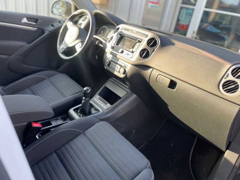 VOLKSWAGEN TIGUAN 2015