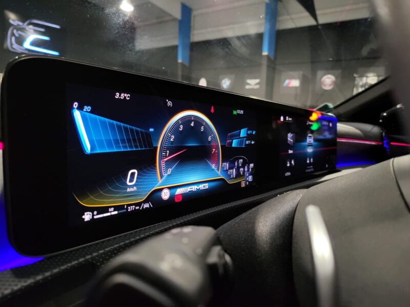 MERCEDES CLASSE A 35 AMG SPEEDSHIFT 306cv 4-MATIC TURBOPACK AERO