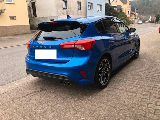 FORD FOCUS 1.5 EcoBoost ST-Line