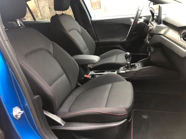 FORD FOCUS 1.5 EcoBoost ST-Line