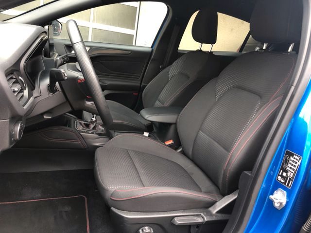 FORD FOCUS 1.5 EcoBoost ST-Line