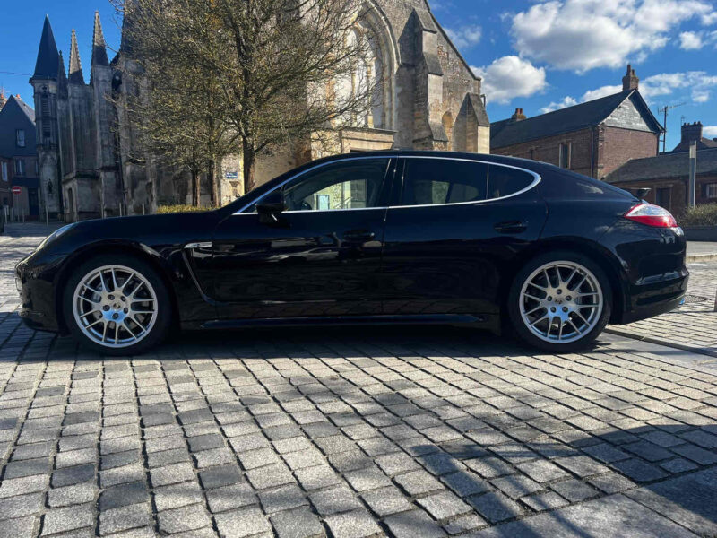 PORSCHE PANAMERA 2011