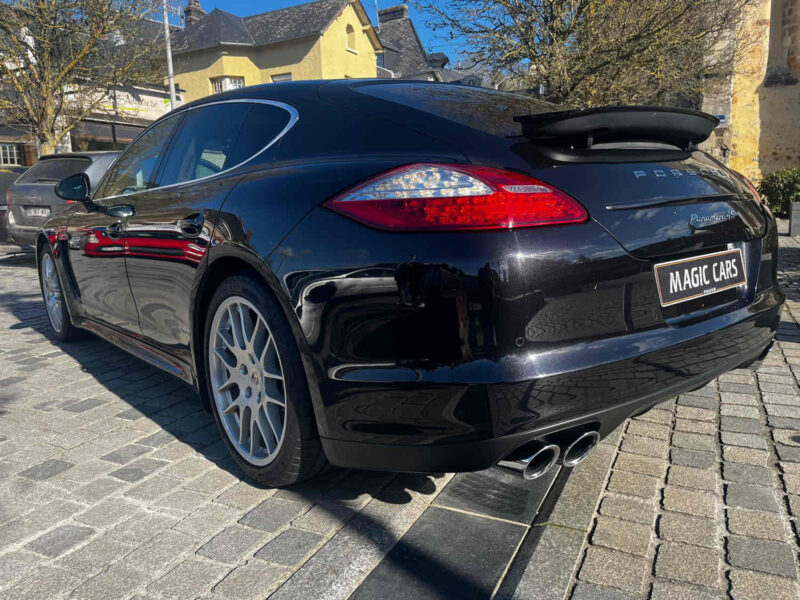 PORSCHE PANAMERA 2011