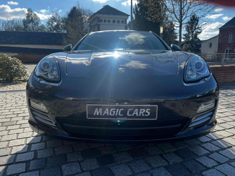 PORSCHE PANAMERA 2011