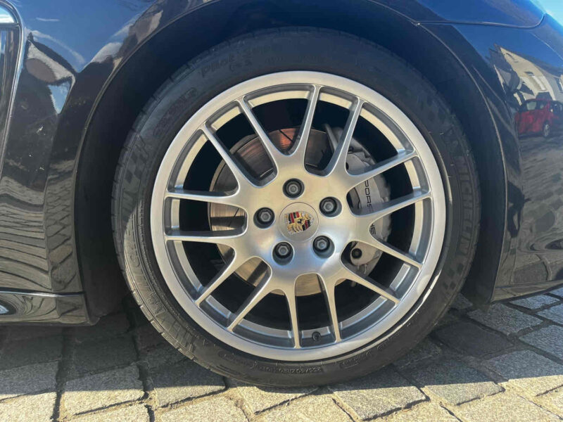 PORSCHE PANAMERA 2011