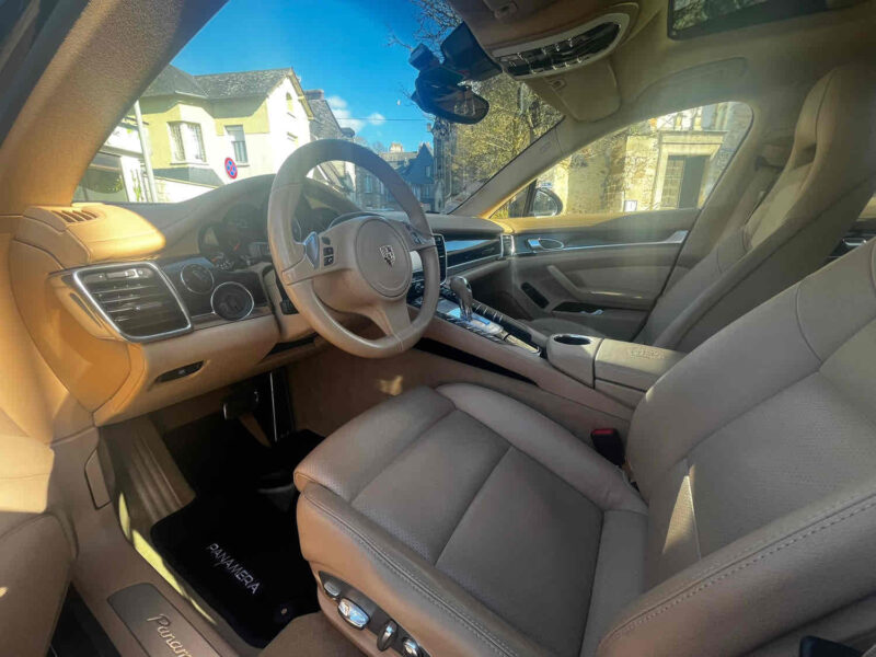 PORSCHE PANAMERA 2011