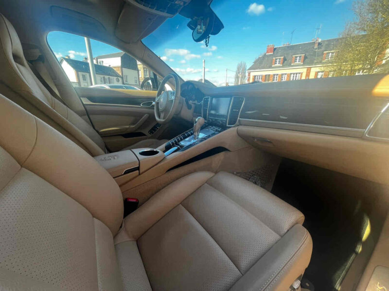 PORSCHE PANAMERA 2011