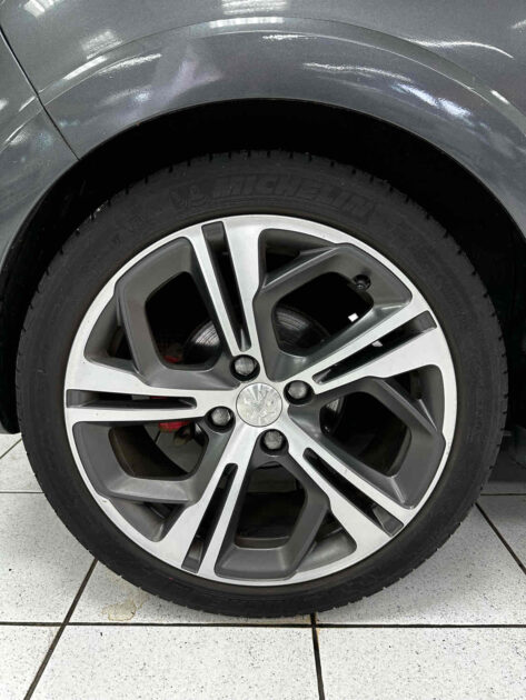 PEUGEOT 208 1.6 THP 200 GTI