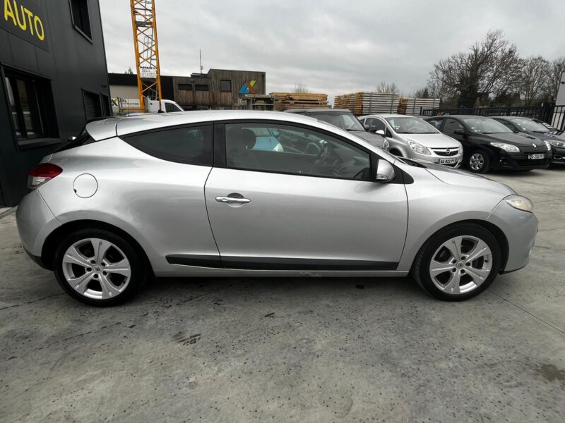 RENAULT MEGANE III Coupé 1.5 dCi 105 dynamique