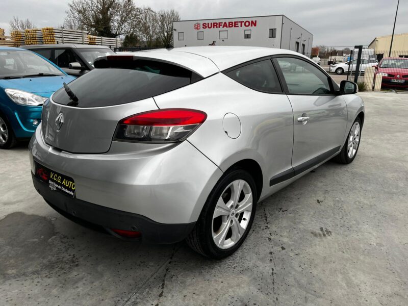 RENAULT MEGANE III Coupé 1.5 dCi 105 dynamique