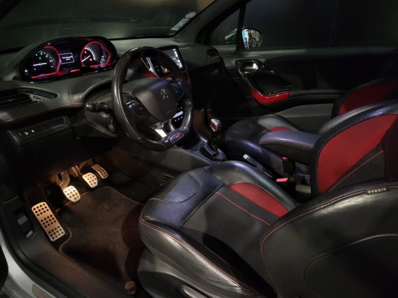 PEUGEOT 208 GTI 1.6 THP TOIT PANORAMIQUE / REGULATEUR / RADAR AR