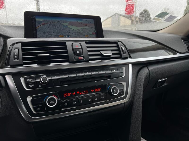 B.M.W. SERIE 3 F30 2015