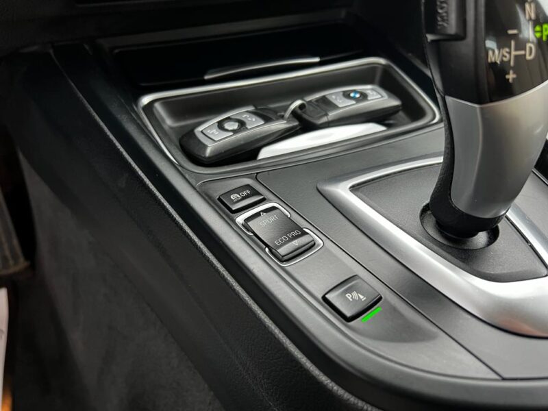 B.M.W. SERIE 3 F30 2015