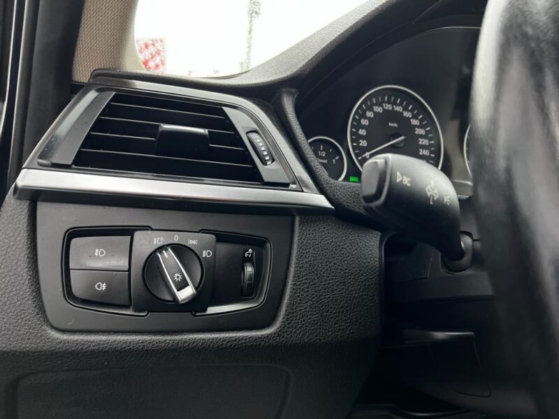 B.M.W. SERIE 3 F30 2015