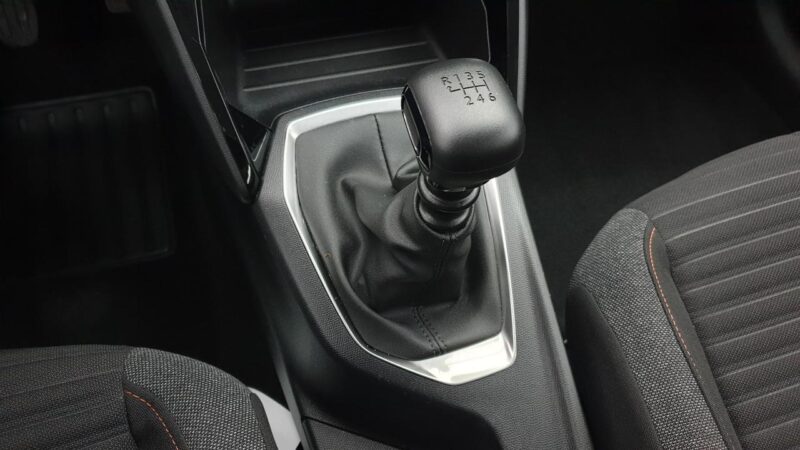 PEUGEOT 208 1.2 PURETECH 100CV ACTIVE GARANTIE 12 MOIS