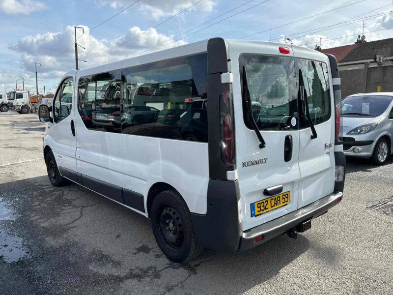 RENAULT TRAFIC DCI 9 places minibus 