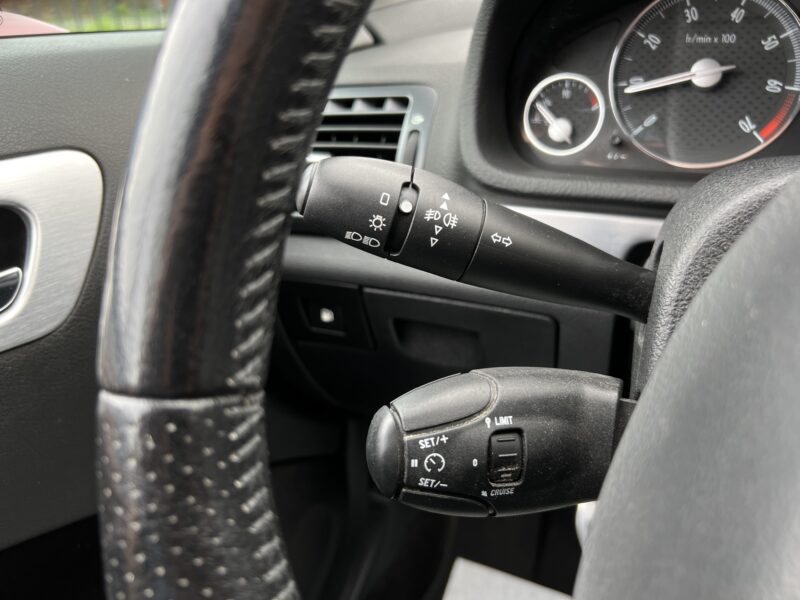 PEUGEOT 407 COUPE 2.2 163 CV PACK SPORT / TOIT OUVRANT XENONS ATTELAGES BVM6 - Garantie1an