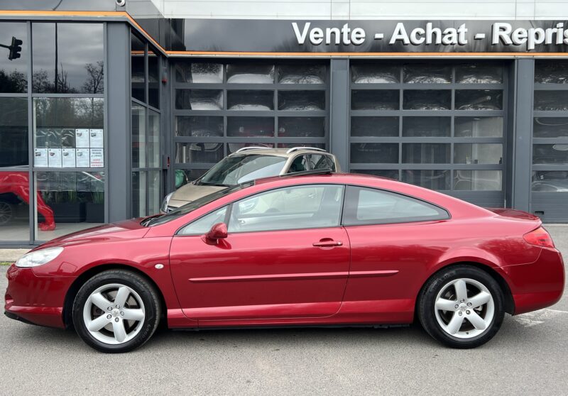 PEUGEOT 407 COUPE 2.2 163 CV PACK SPORT / TOIT OUVRANT XENONS ATTELAGES BVM6 - Garantie1an