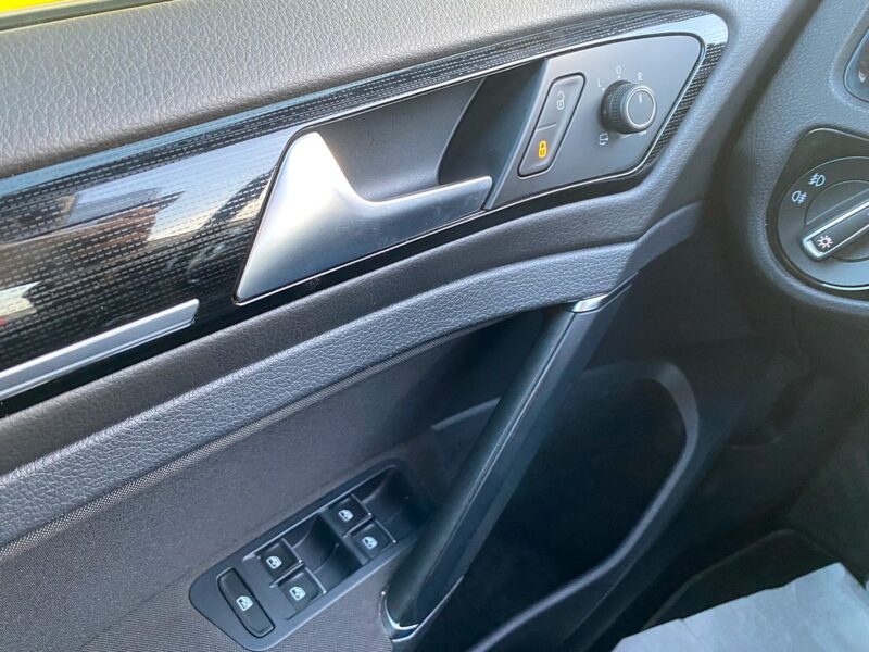 VOLKSWAGEN GOLF VII 2017