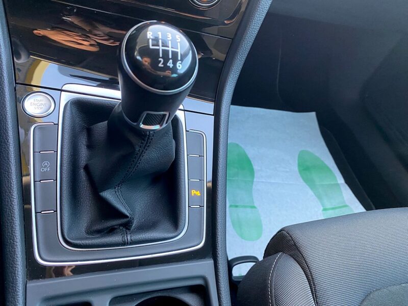 VOLKSWAGEN GOLF VII 2017