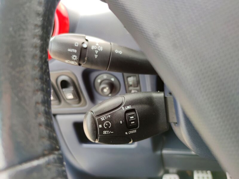 PEUGEOT 1007 2009 SPORTY PACK