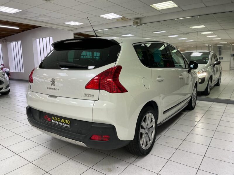 PEUGEOT 3008 2013