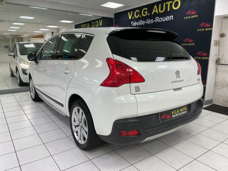 PEUGEOT 3008 2013