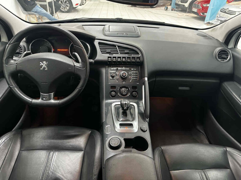 PEUGEOT 3008 2013