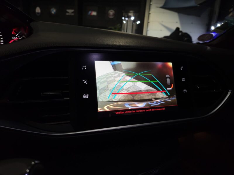 PEUGEOT 308 1.6 PureTech 225cv GT TOIT PANO / APPLE CARPLAY