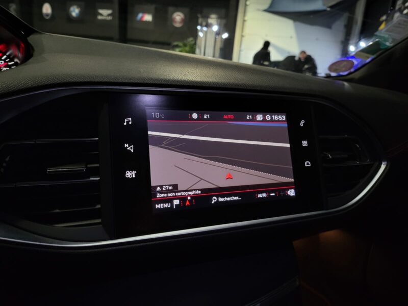 PEUGEOT 308 1.6 PureTech 225cv GT TOIT PANO / APPLE CARPLAY