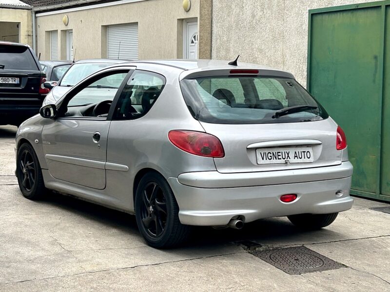 Peugeot  206 2001