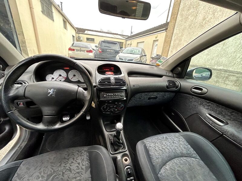 Peugeot  206 2001