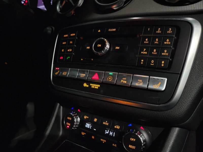 MERCEDES CLASSE GLA 250 4-MATIC 211cv SENSATION / APPLE CARPLAY