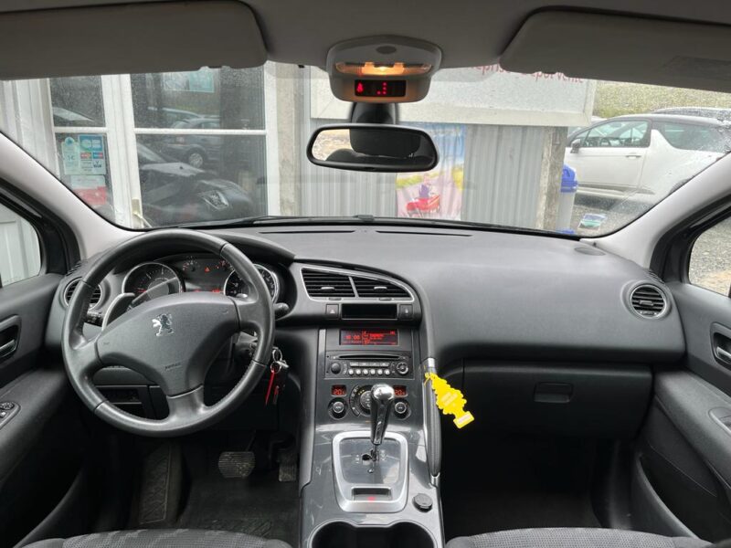 PEUGEOT 3008 Monospace 2012