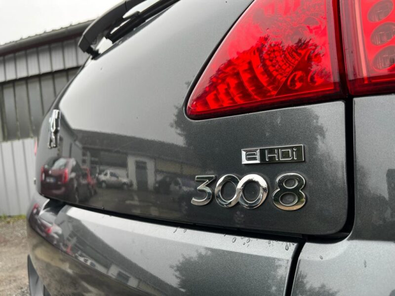 PEUGEOT 3008 Monospace 2012