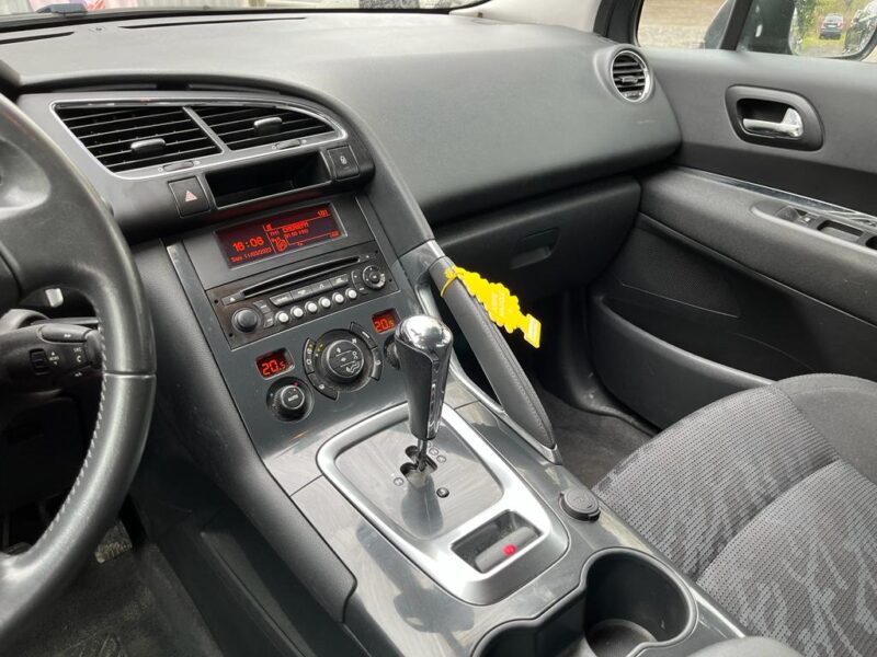 PEUGEOT 3008 Monospace 2012