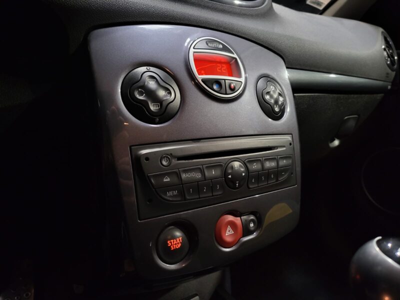 RENAULT CLIO III 3 RS CUP Blue MONAKO Phase 2 2.0 201cv R.S FR HISTORIQUE COMPLET DEPUIS 2010